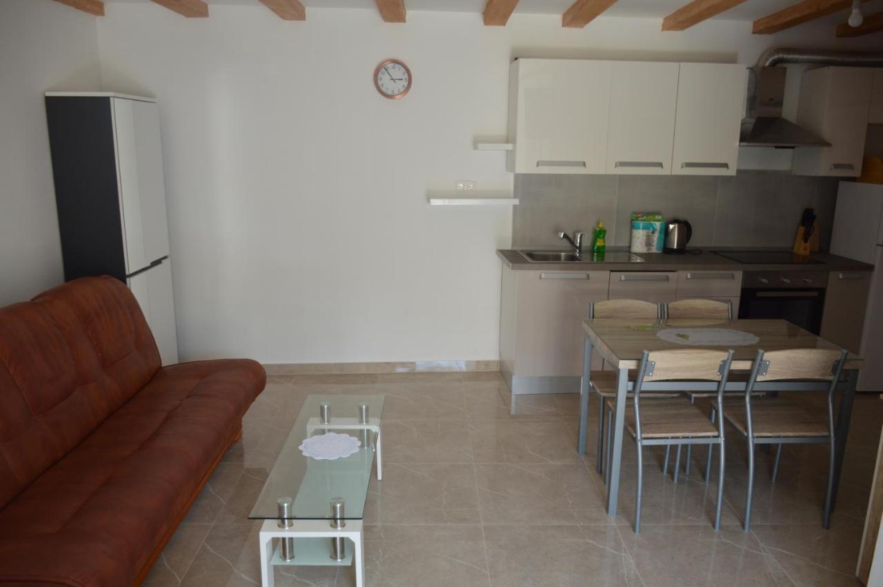 פרוויץ' שפורינה Studio Apartman Kata מראה חיצוני תמונה